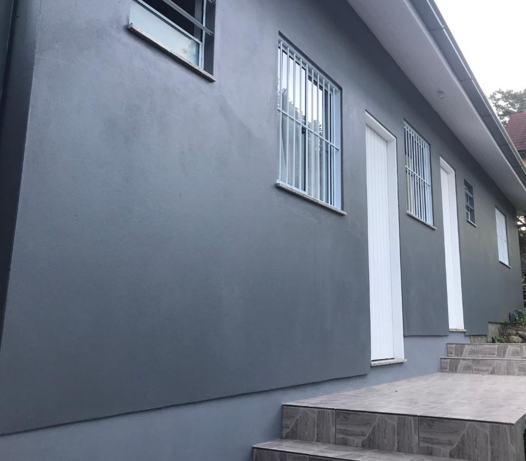 Suite Em Gramado, Proxima A Avenida Das Hortencias Екстериор снимка